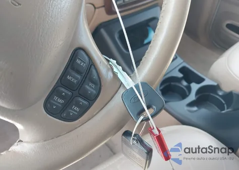 1999 Ford Explorer Eddie Bauer/Limited Edition/Xlt from USA, damaged, VIN 1FMZU32E4XZA10330